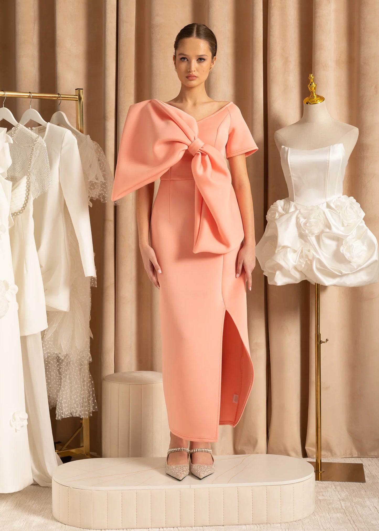 Elegant Fitted Dress With Oversized Front Bow - Peach