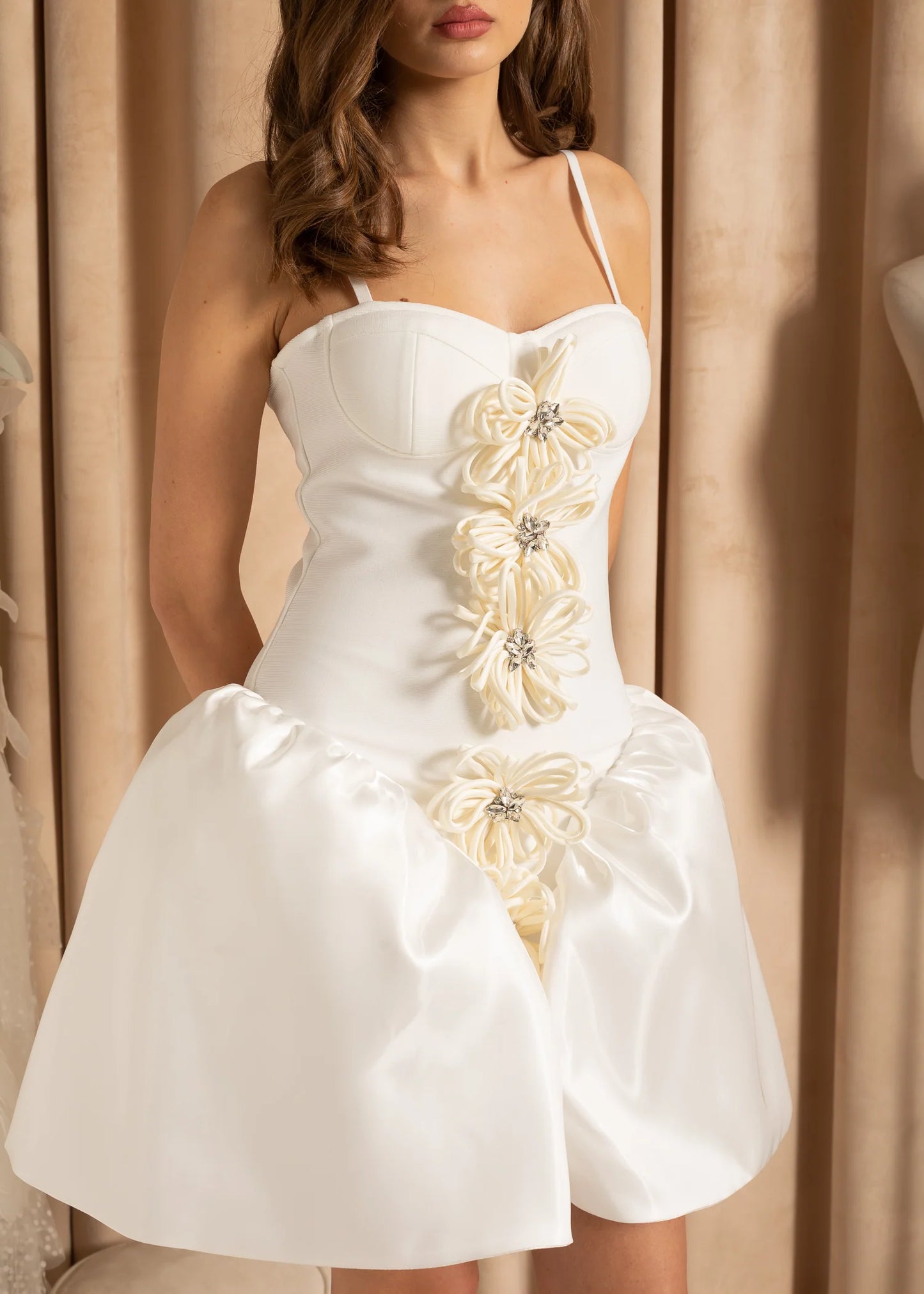 Mini Dress With Ruffled Skirt And Wire Flowers Apliques - White