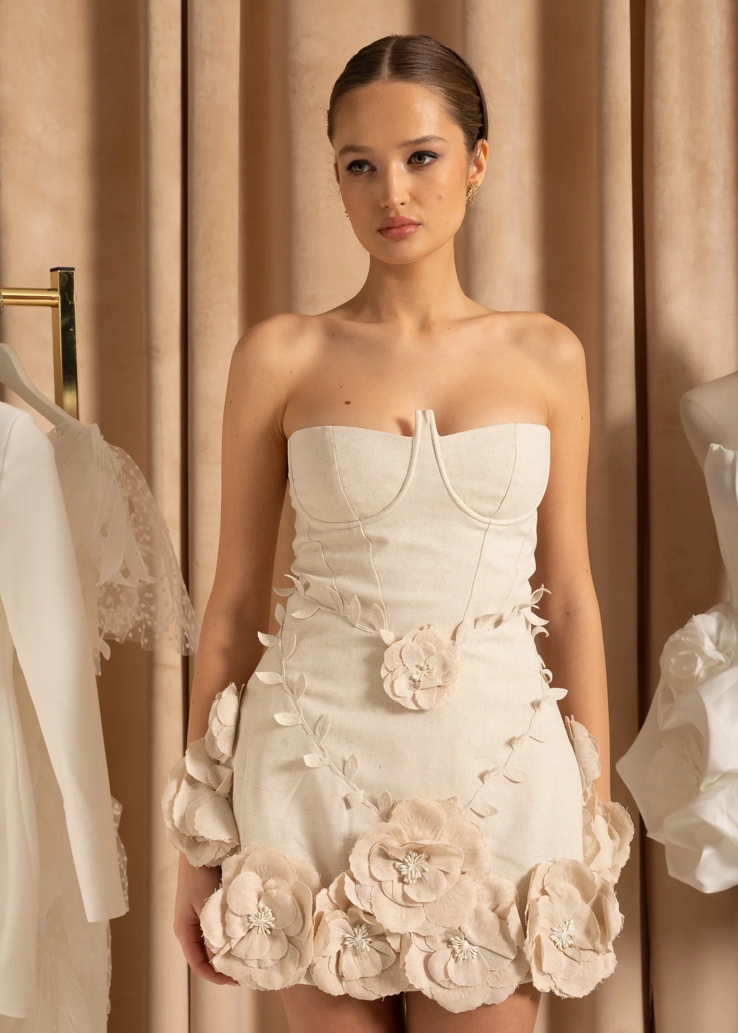 Mini Bustier Dress With 3D Floral Details - Ivoire