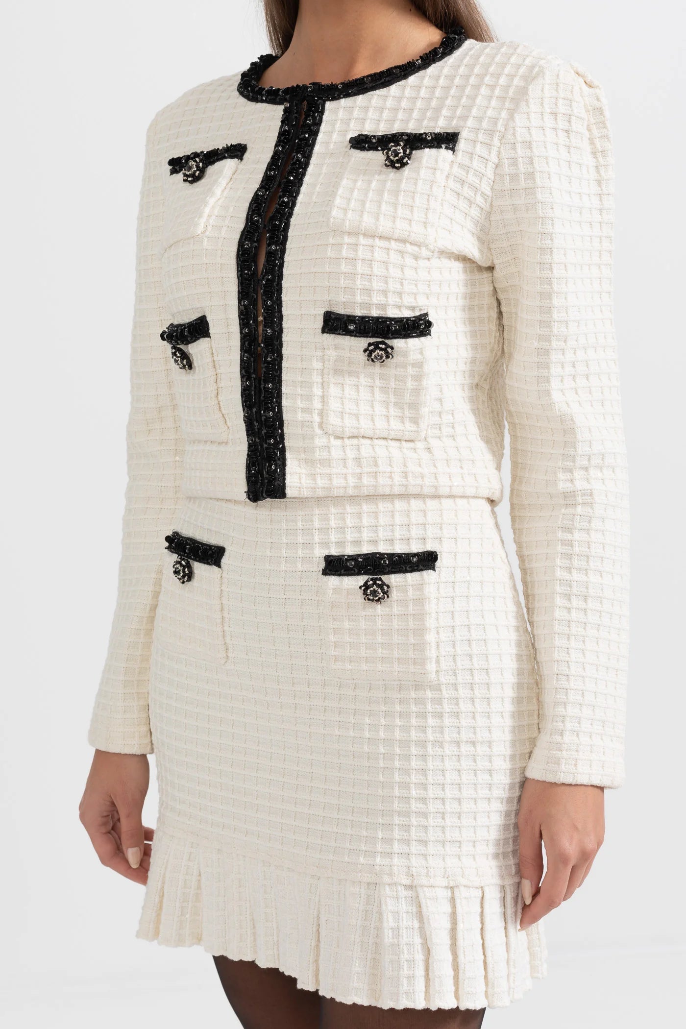 Textured Two-Piece Set With Black Accents - Ivoire