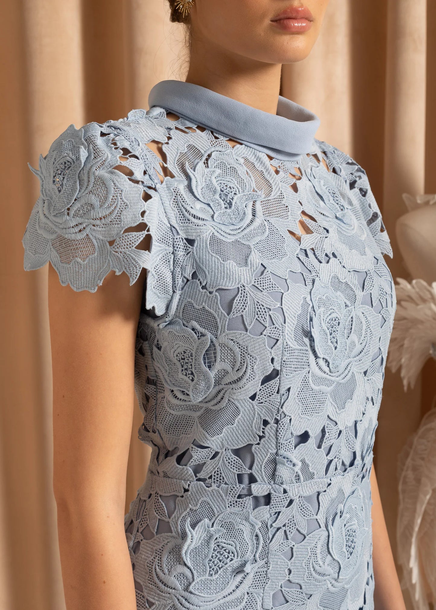 High Collar Lace Midi Dress With Floral Pattern - Blue