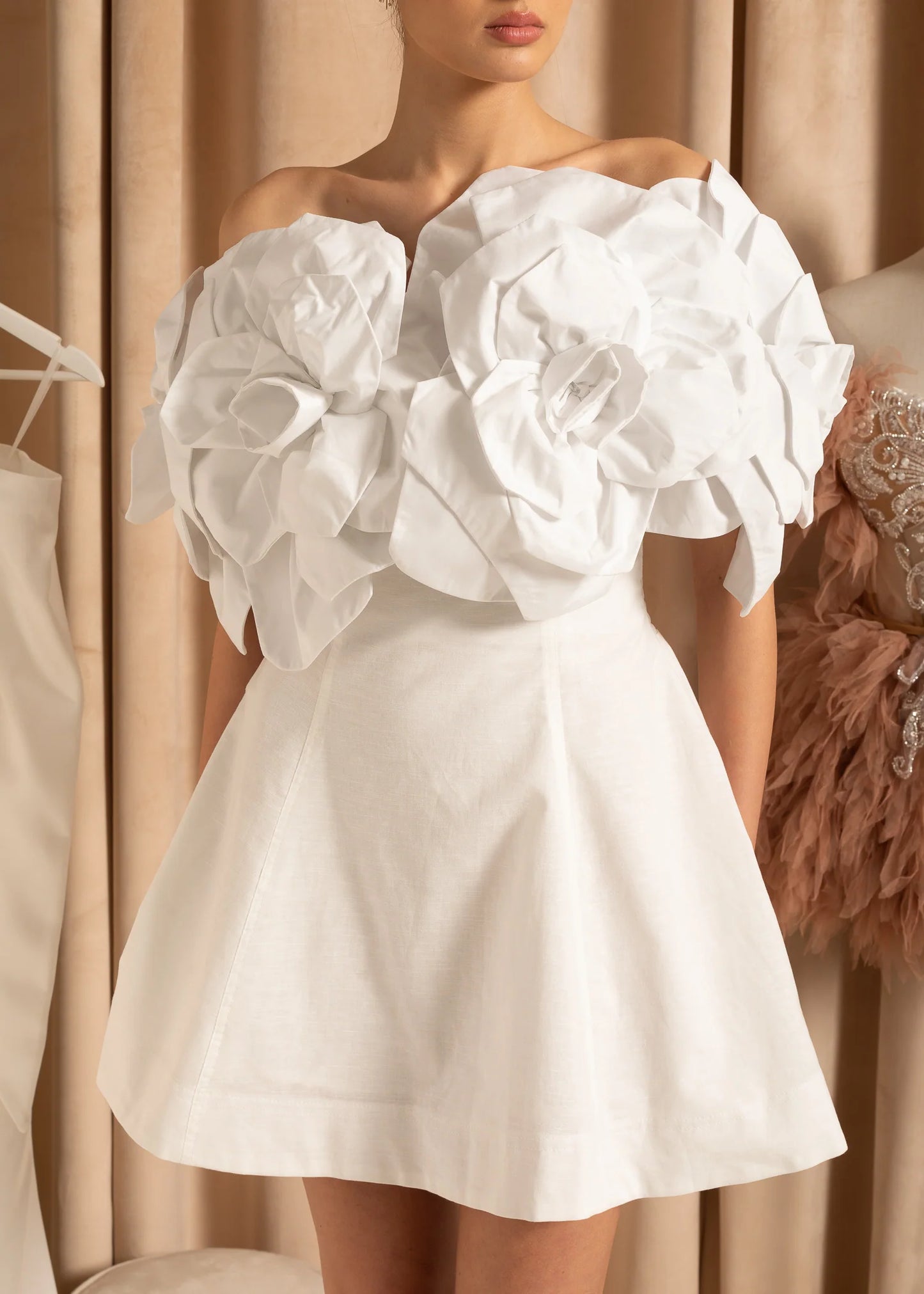 Elegant Mini Dress With Oversized Neckline Flowers - White