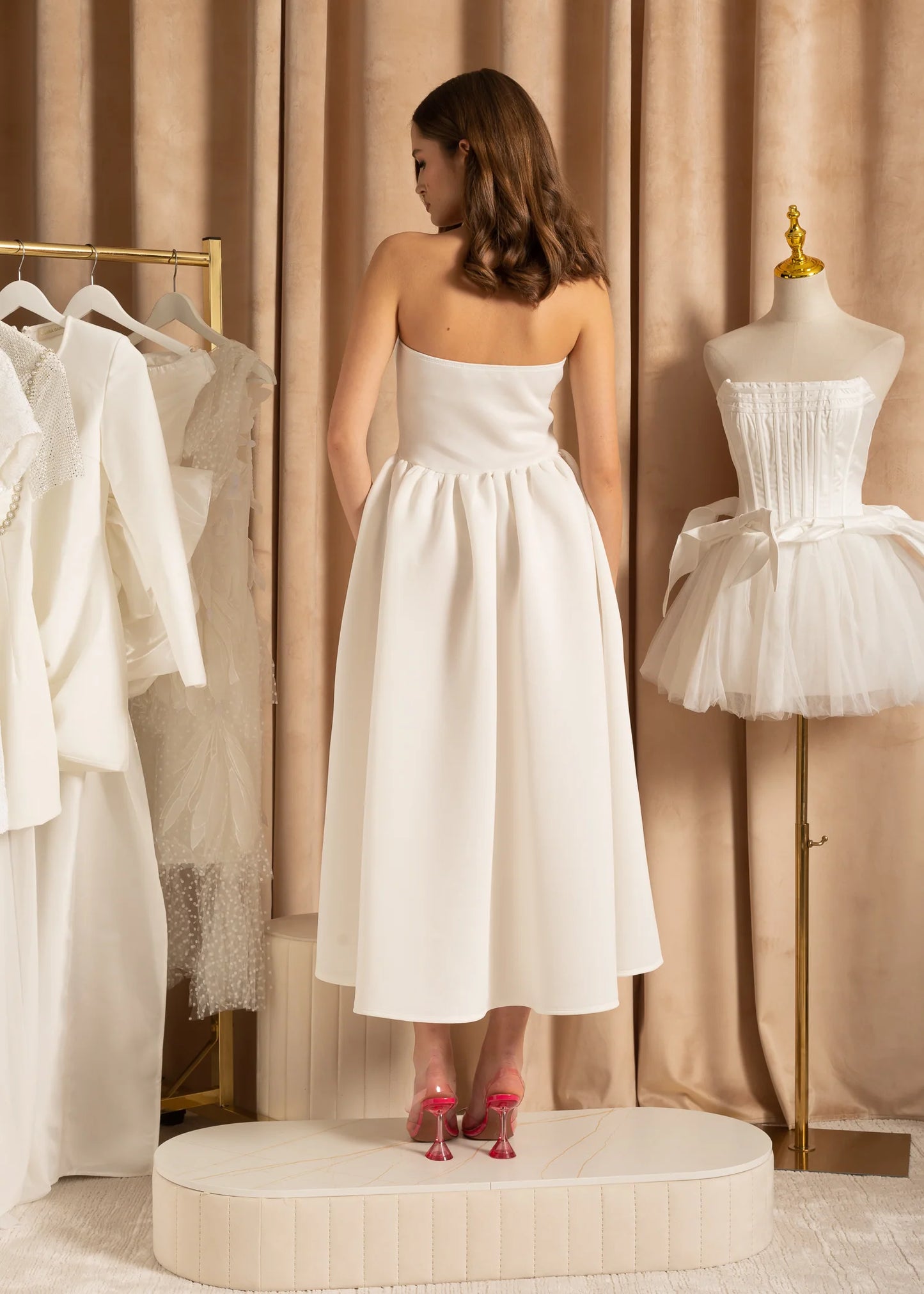 Elegant Strapless Dress With Fitted Bodice And Midi Skirt - White