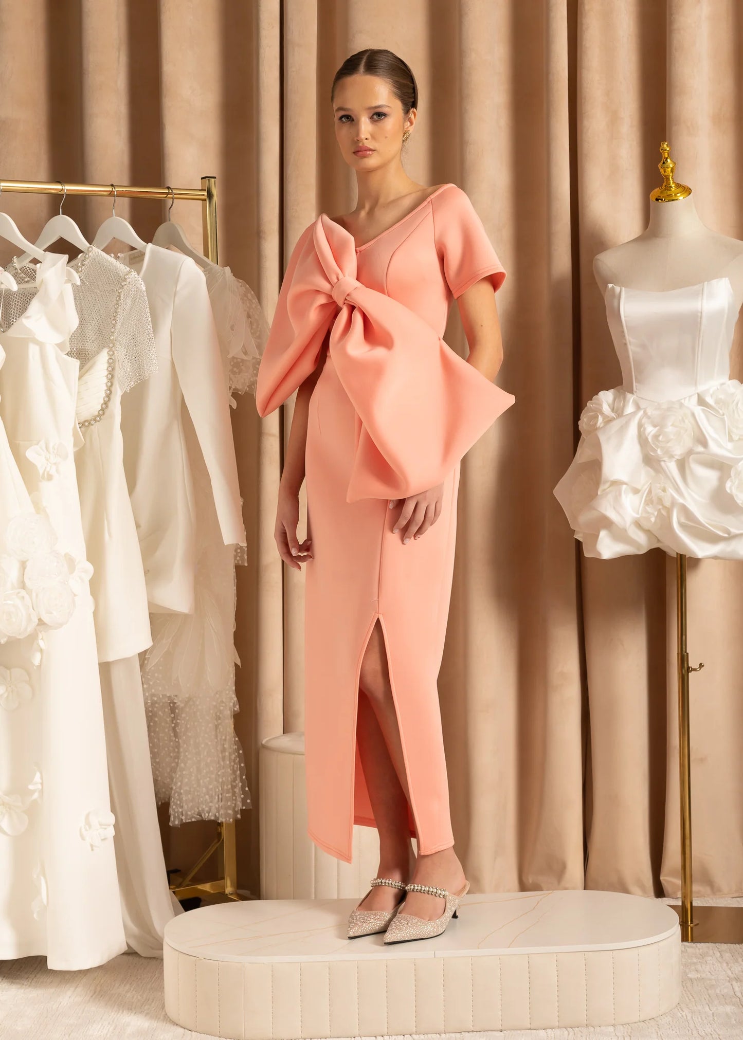 Elegant Fitted Dress With Oversized Front Bow - Peach