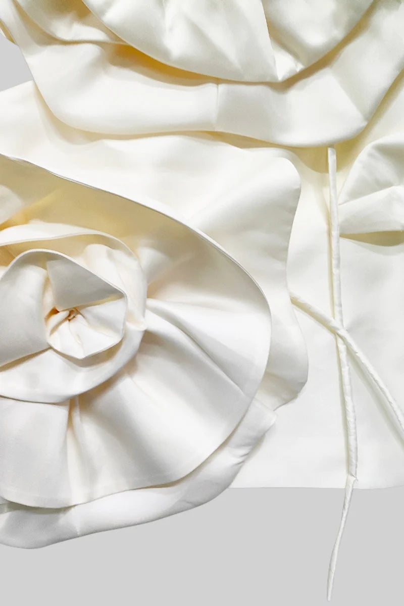 Satin Mini Dress With Oversized 3D Flowers - Ivoire