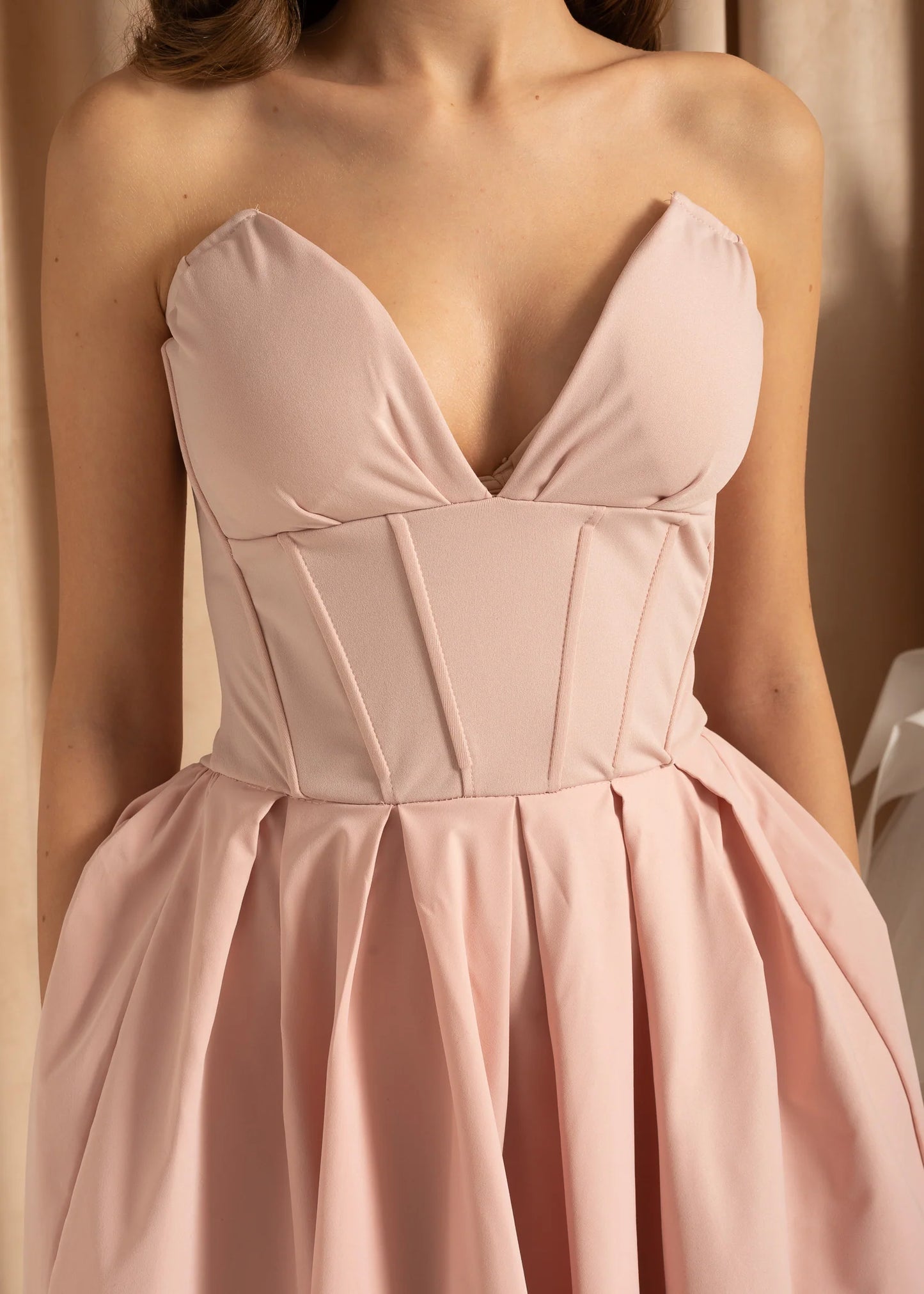 Elegant Strapless Dress with Fitted Bodice And Sweetheart Neckline - Peach
