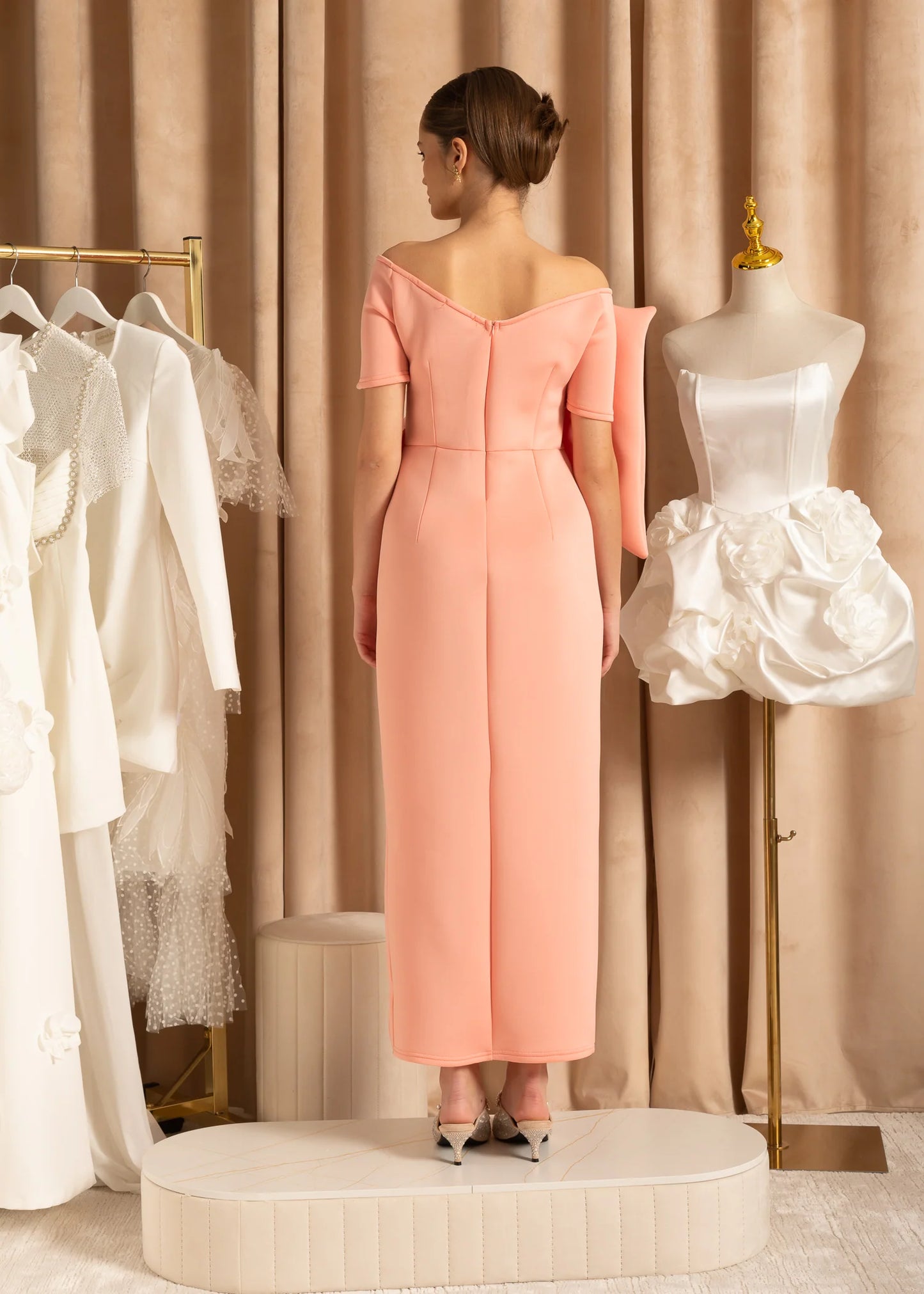 Elegant Fitted Dress With Oversized Front Bow - Peach