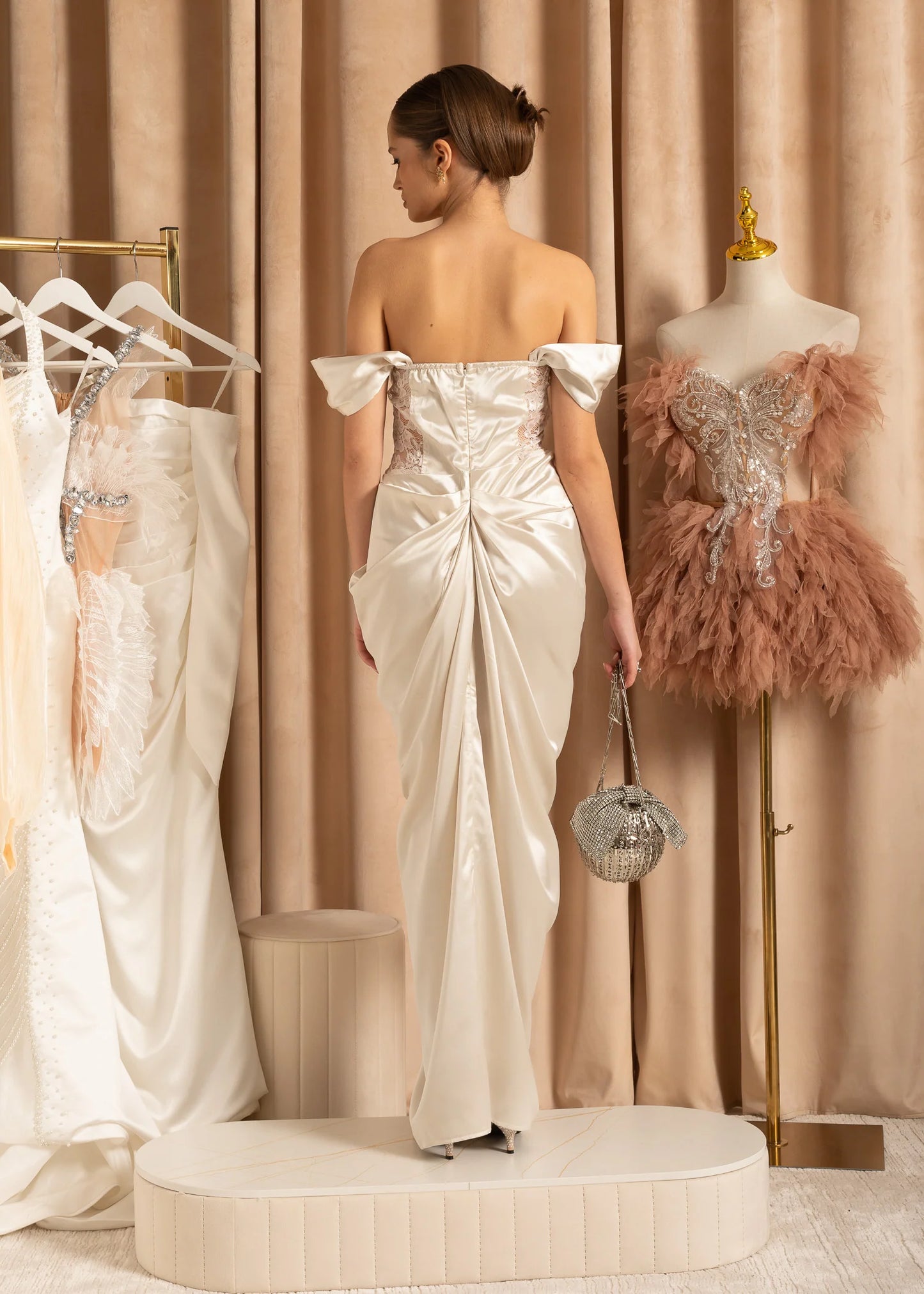 Elegant Off-Shoulder Satin Gown With Lace Details And Flowing Skirt - Ivoire