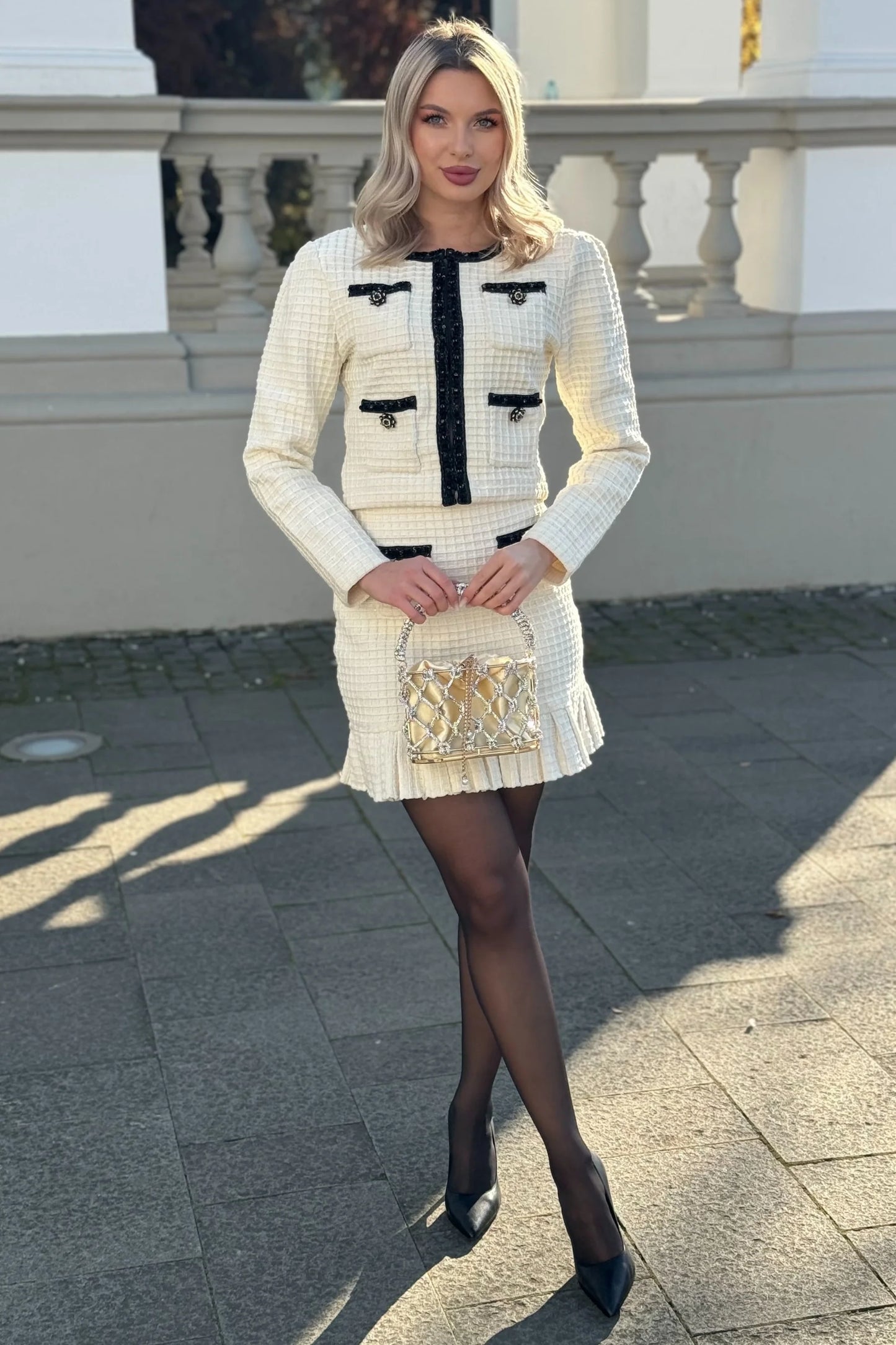 Textured Two-Piece Set With Black Accents - Ivoire