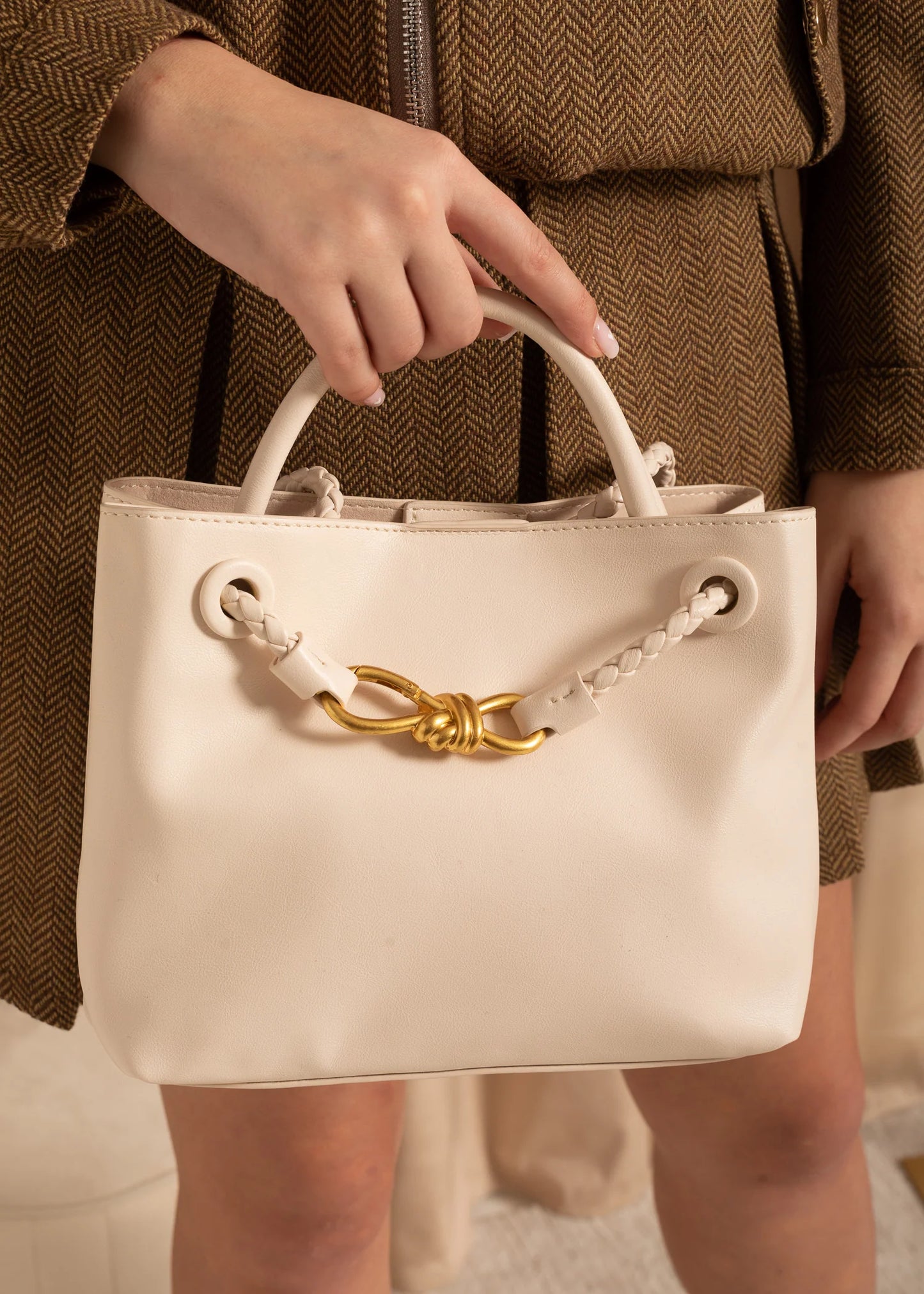 Elegant Handbag With Golden Knot Adornment - Beige