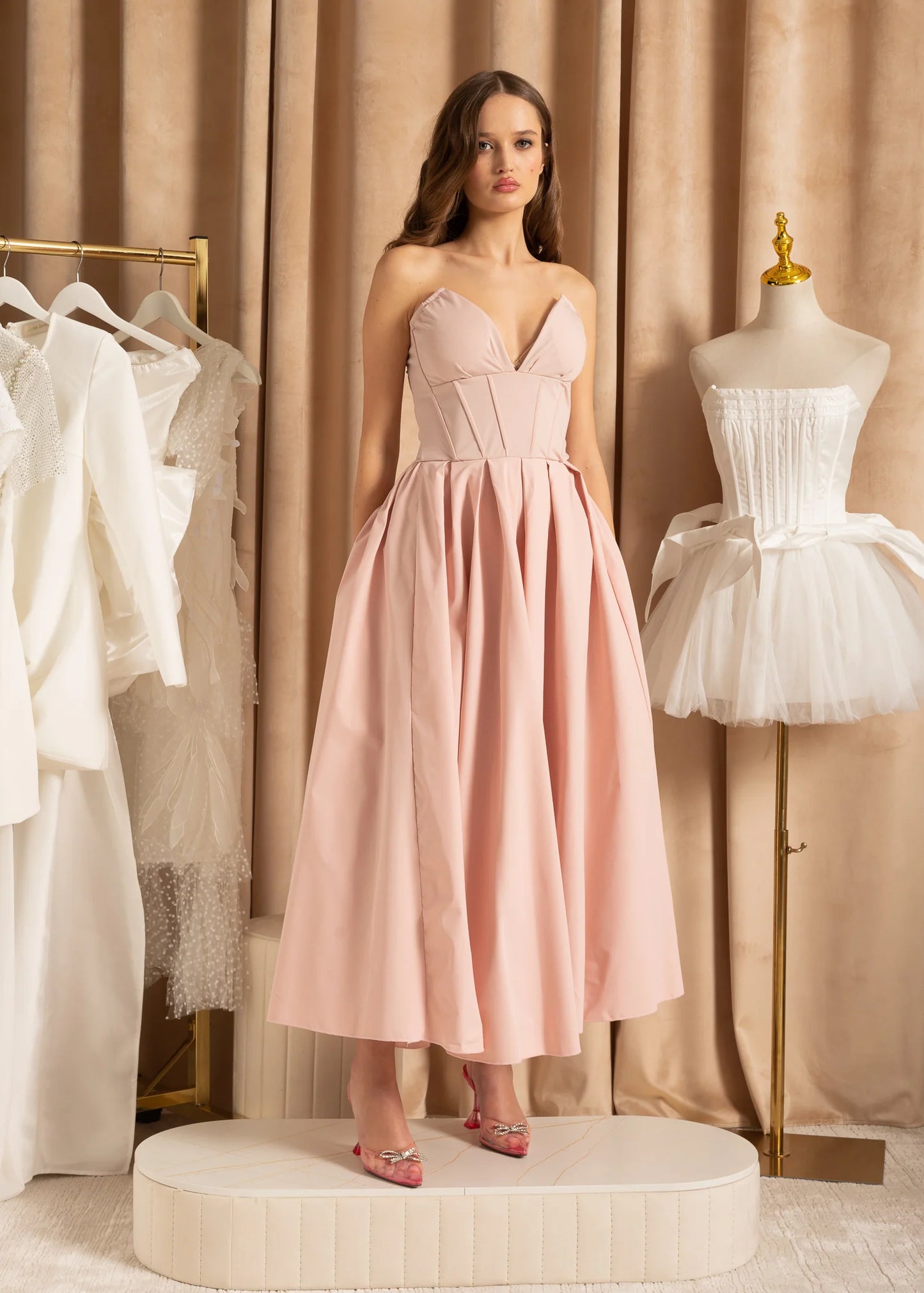 Elegant Strapless Dress with Fitted Bodice And Sweetheart Neckline - Peach