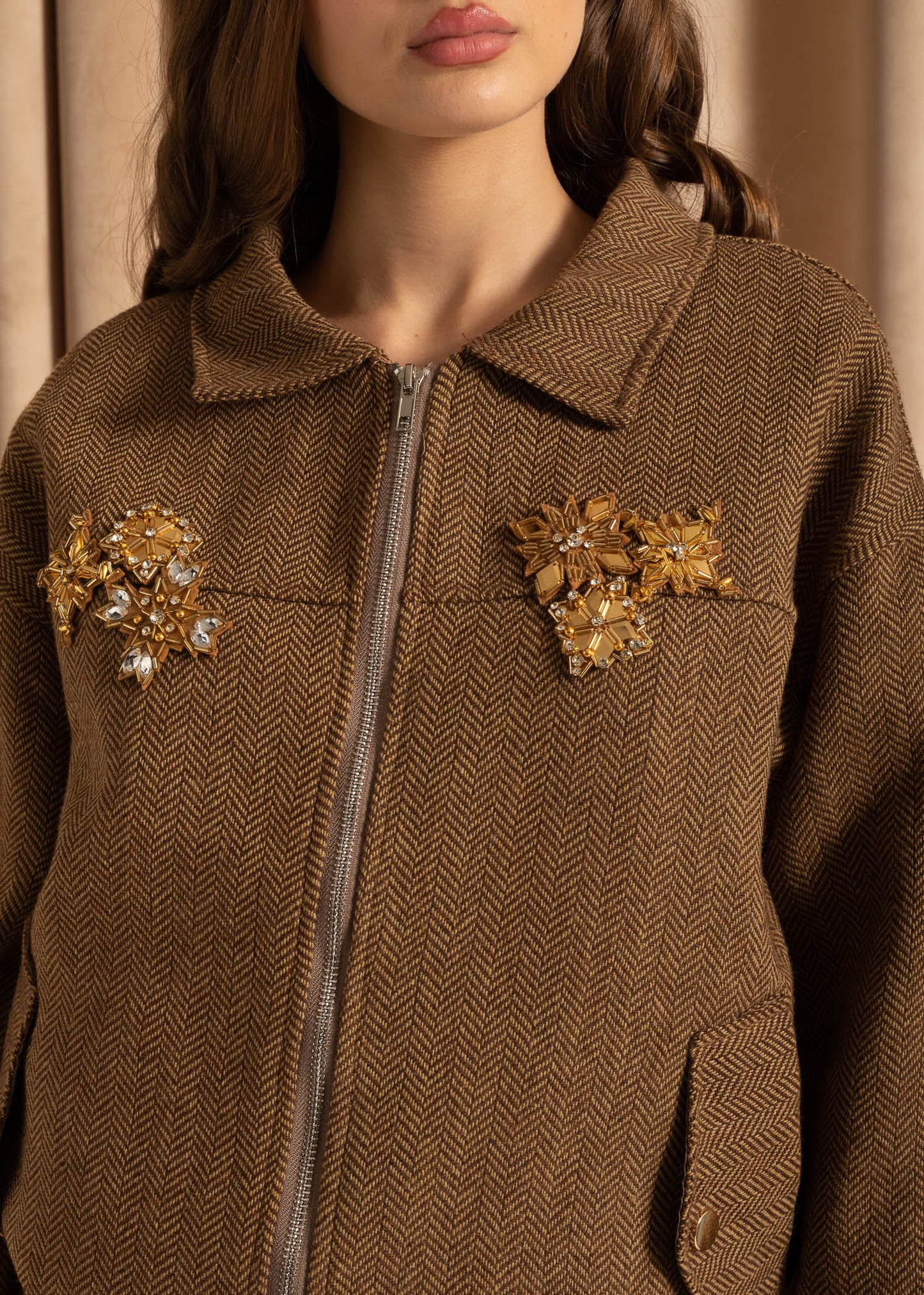 Knitted Two Piece Ensemble With Zip-up Jacket And Pleated Skirt - Brown