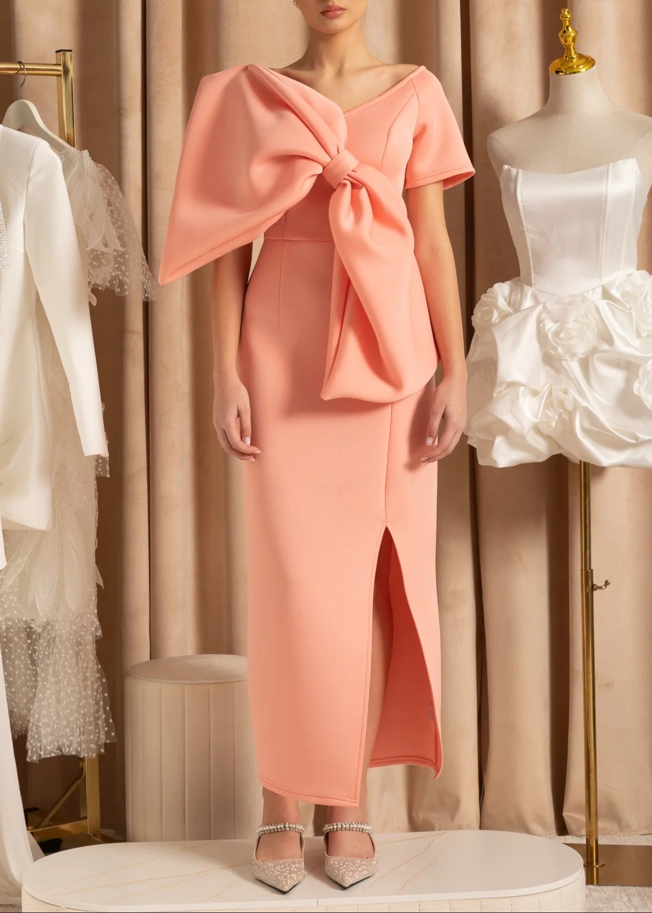 Elegant Fitted Dress With Oversized Front Bow - Peach
