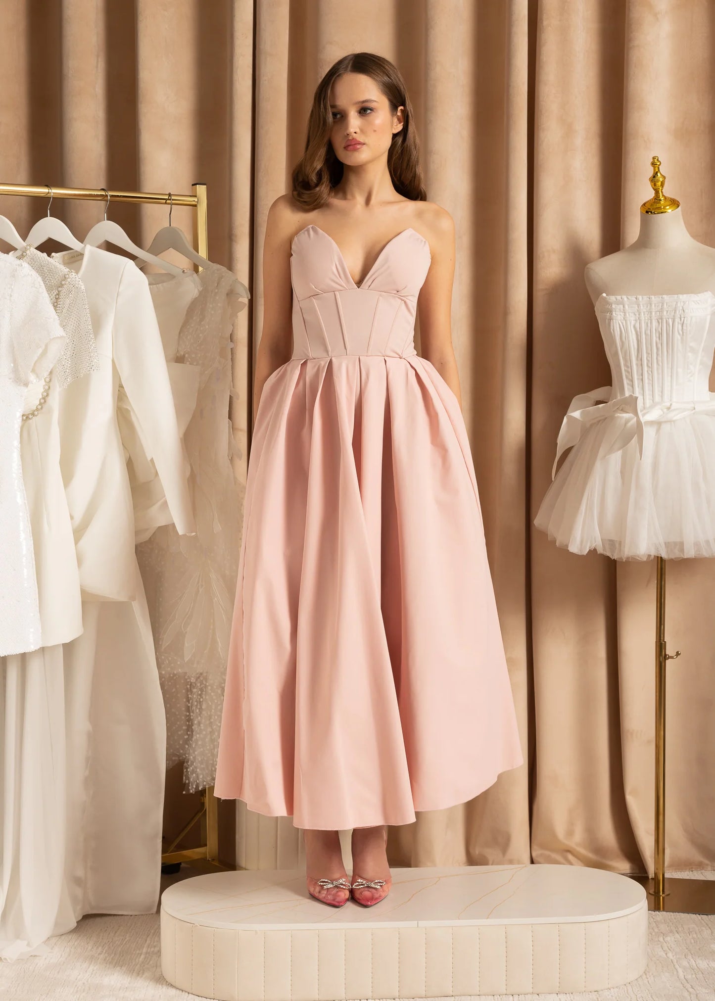 Elegant Strapless Dress with Fitted Bodice And Sweetheart Neckline - Peach
