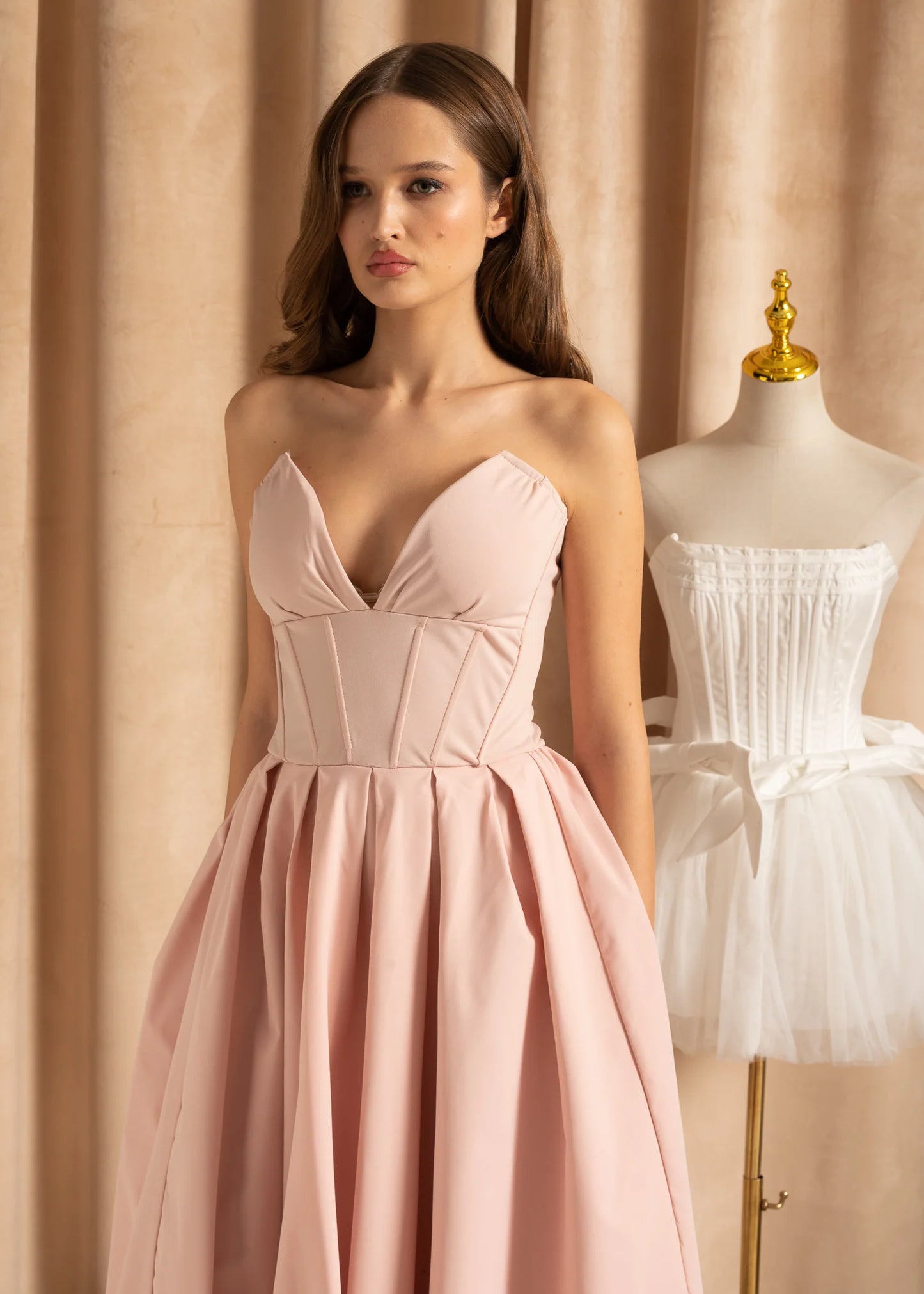 Elegant Strapless Dress with Fitted Bodice And Sweetheart Neckline - Peach