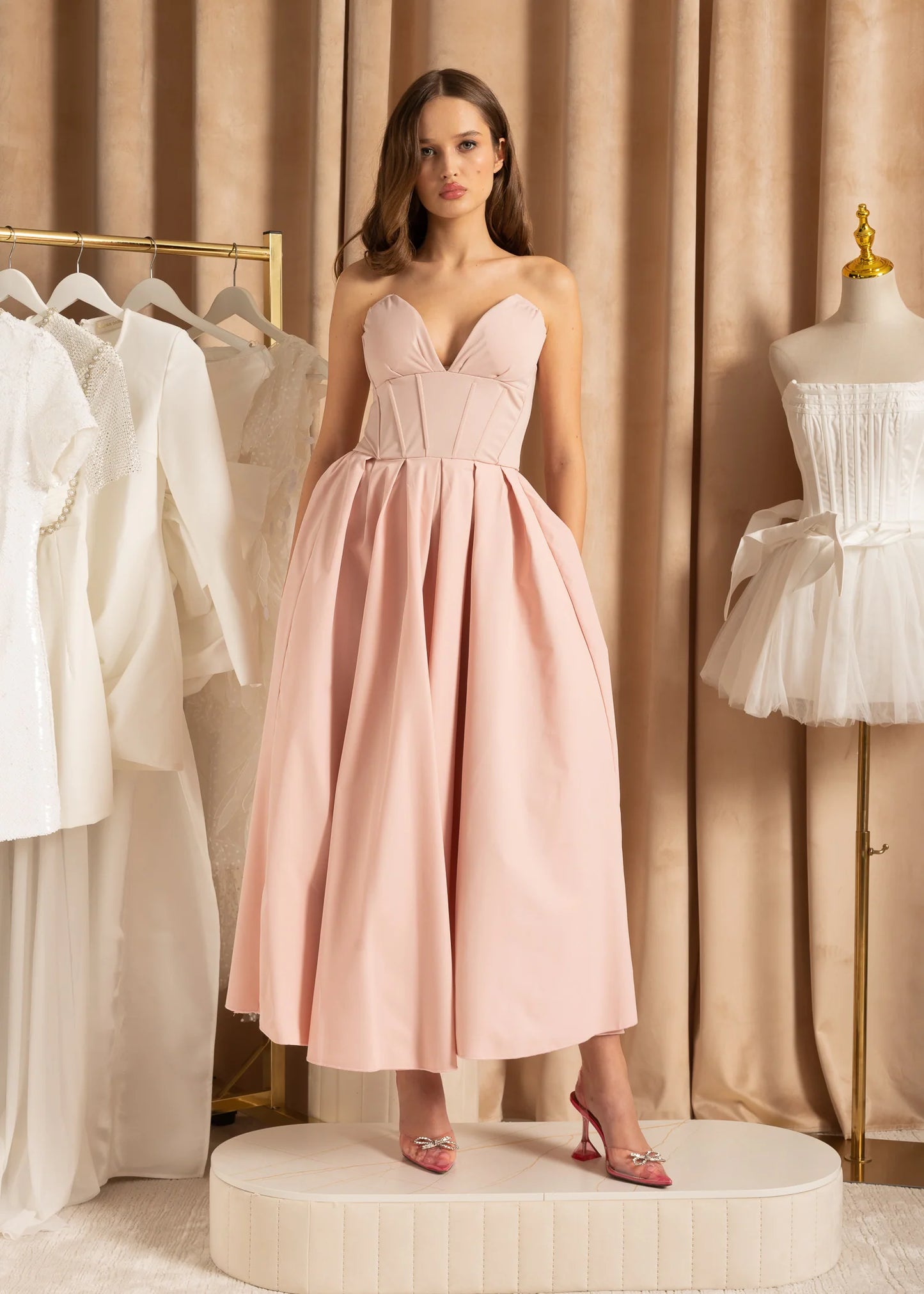 Elegant Strapless Dress with Fitted Bodice And Sweetheart Neckline - Peach