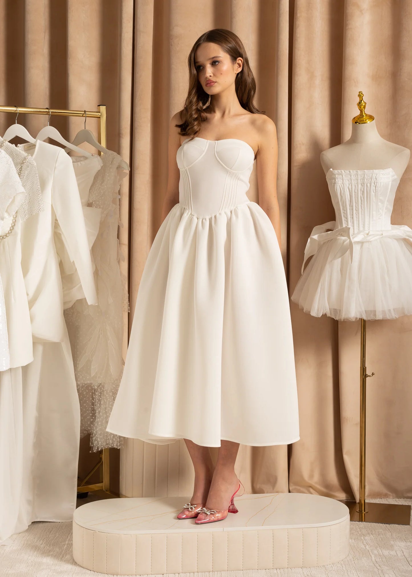 Elegant Strapless Dress With Fitted Bodice And Midi Skirt - White