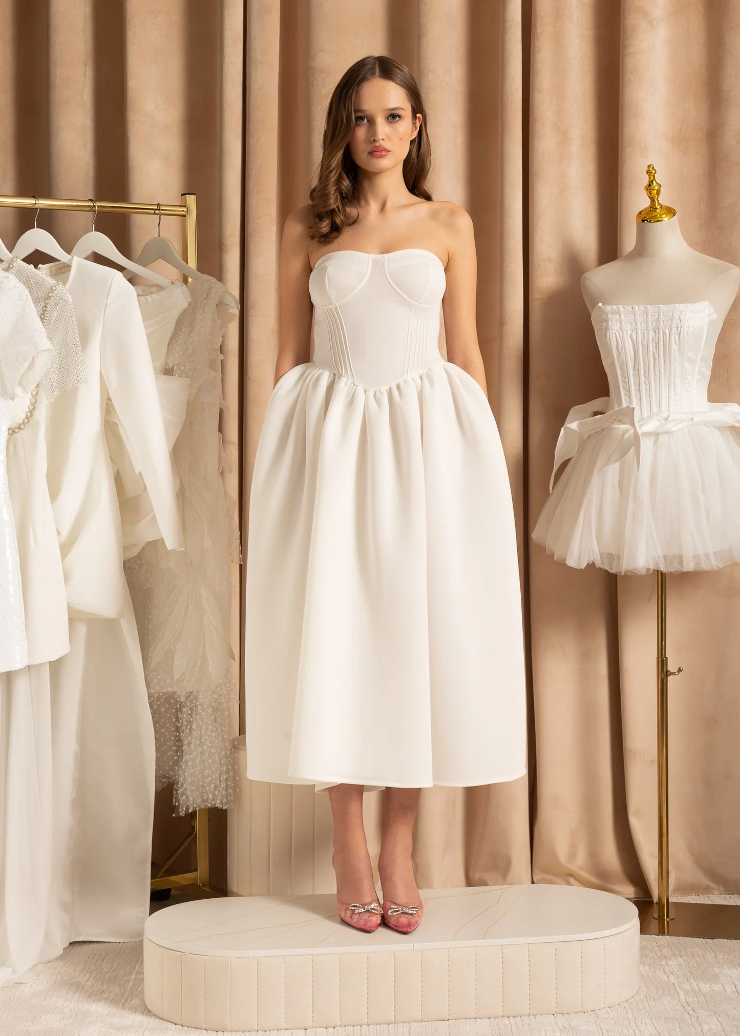 Elegant Strapless Dress With Fitted Bodice And Midi Skirt - White