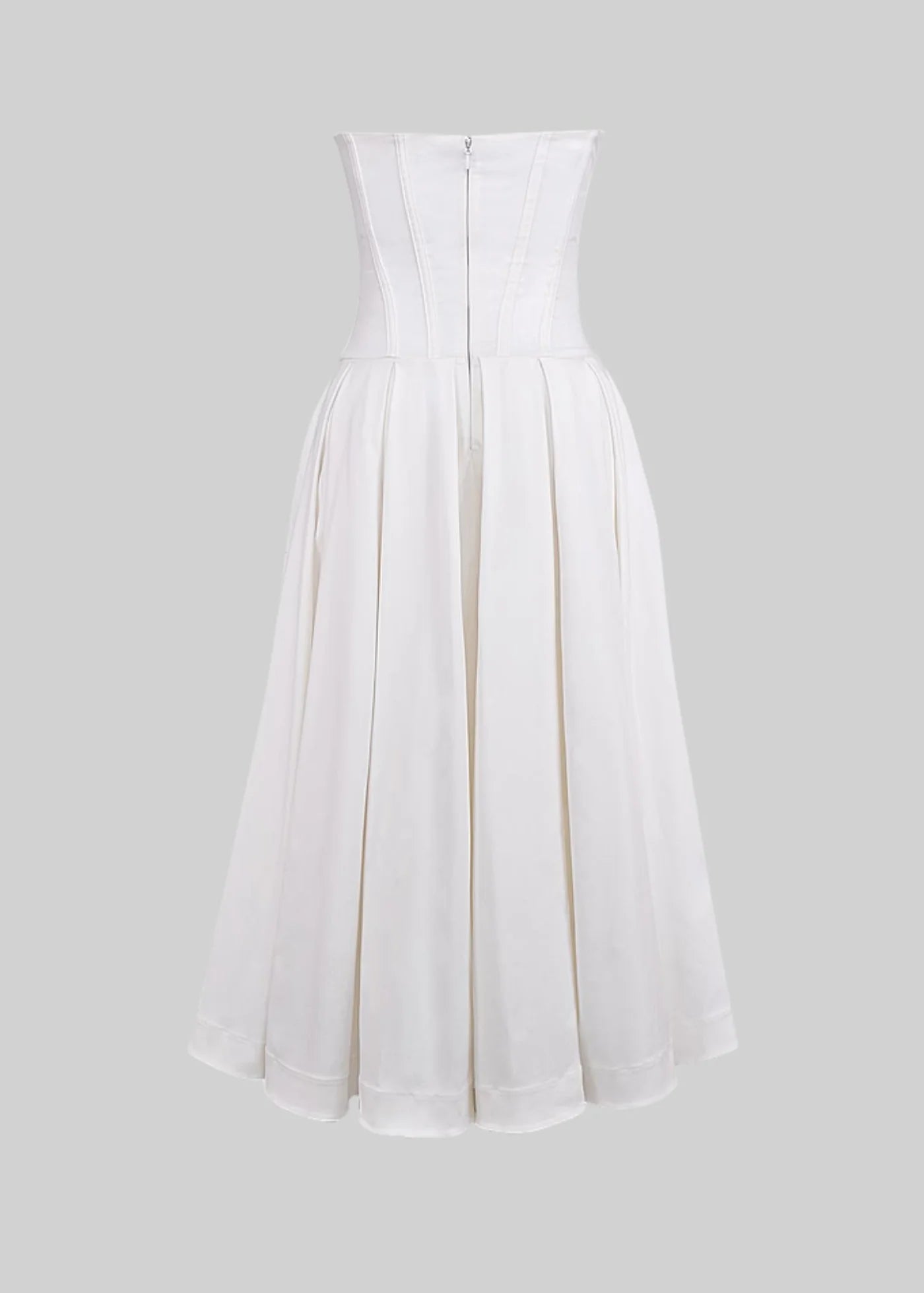 Elegant Strapless Dress with Fitted Bodice And Sweetheart Neckline - White