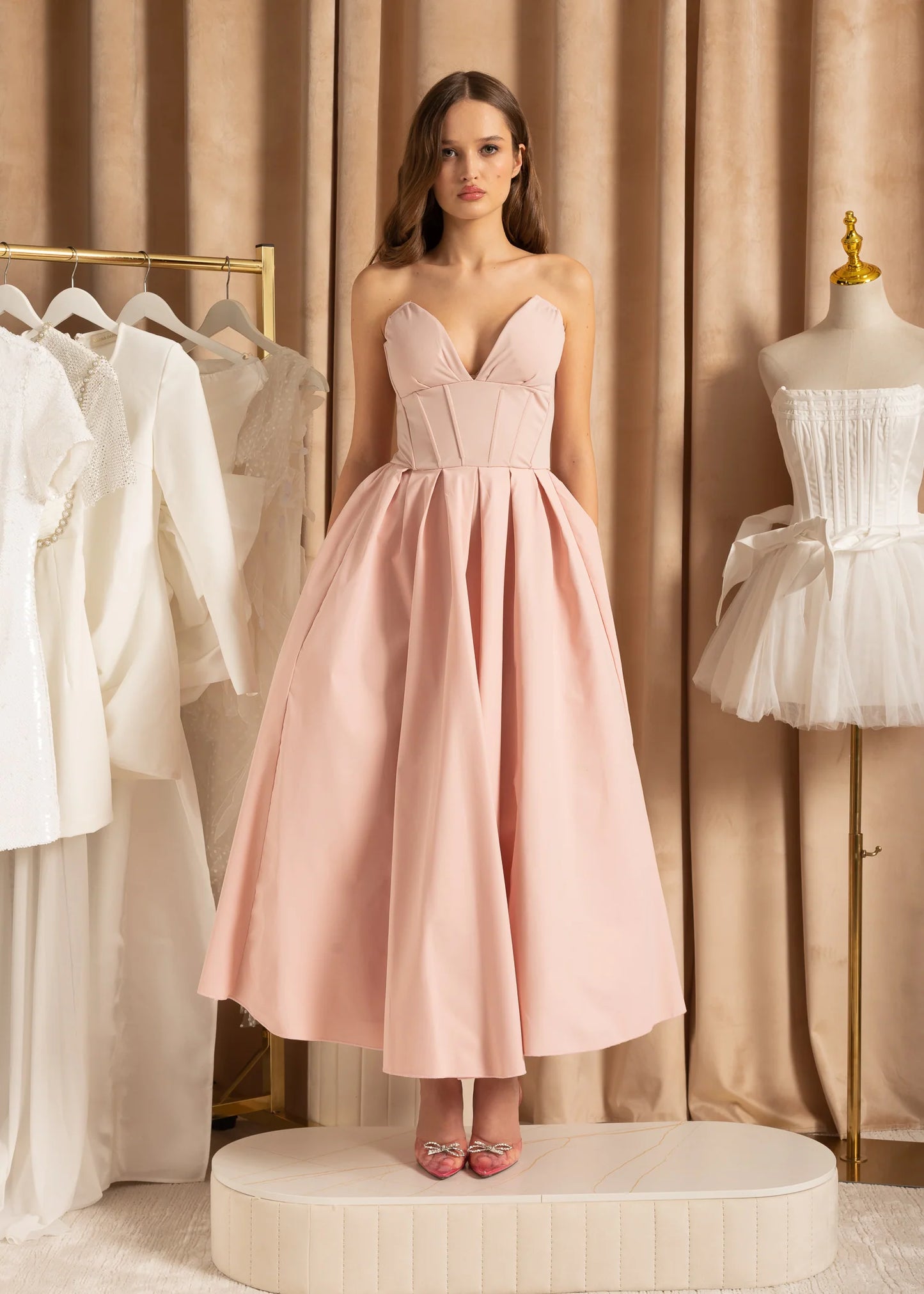 Elegant Strapless Dress with Fitted Bodice And Sweetheart Neckline - Peach