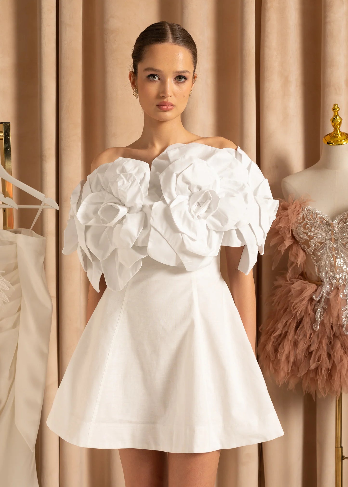 Elegant Mini Dress With Oversized Neckline Flowers - White