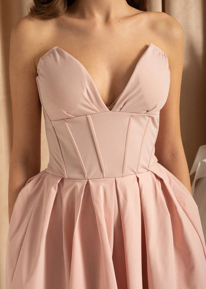 Elegant Strapless Dress with Fitted Bodice And Sweetheart Neckline - Peach